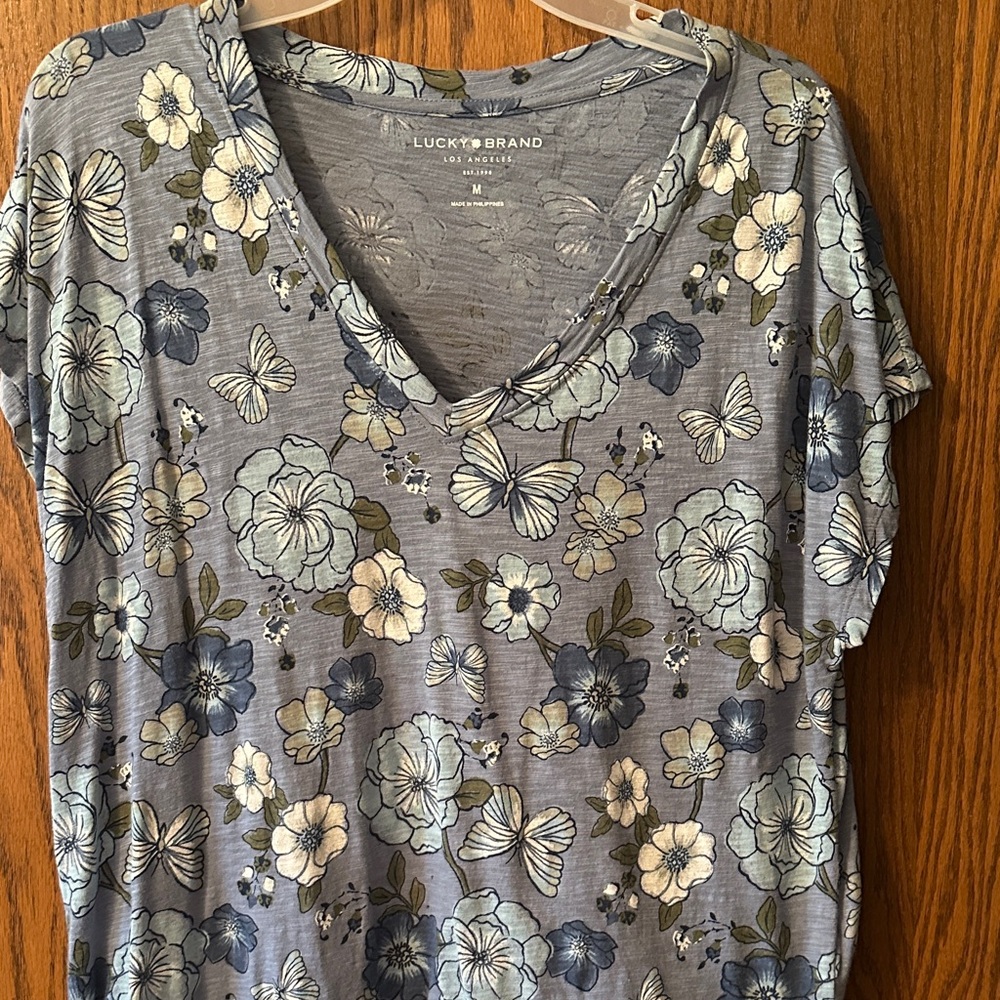 Lucky Brand Women's Floral V-Neck Tee - Blue and White